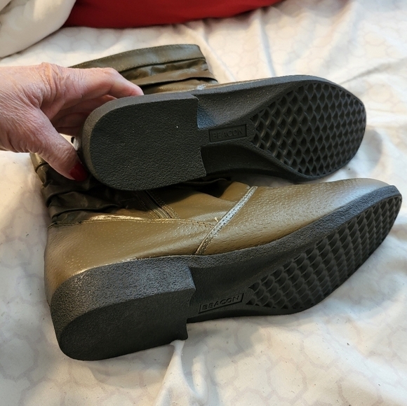 Beacon women's 8.5 olive Green leather ankle boots - Picture 4 of 15